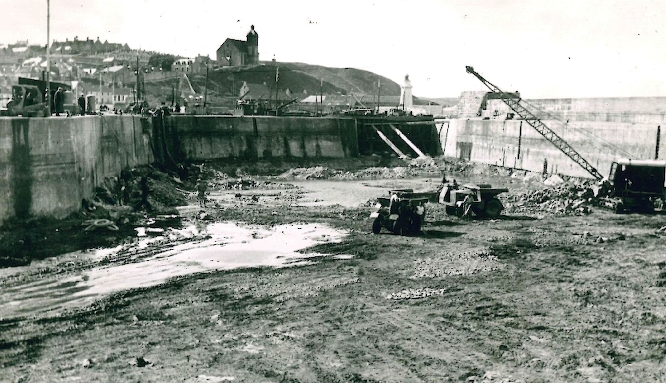 Macduff Harbour deepening works