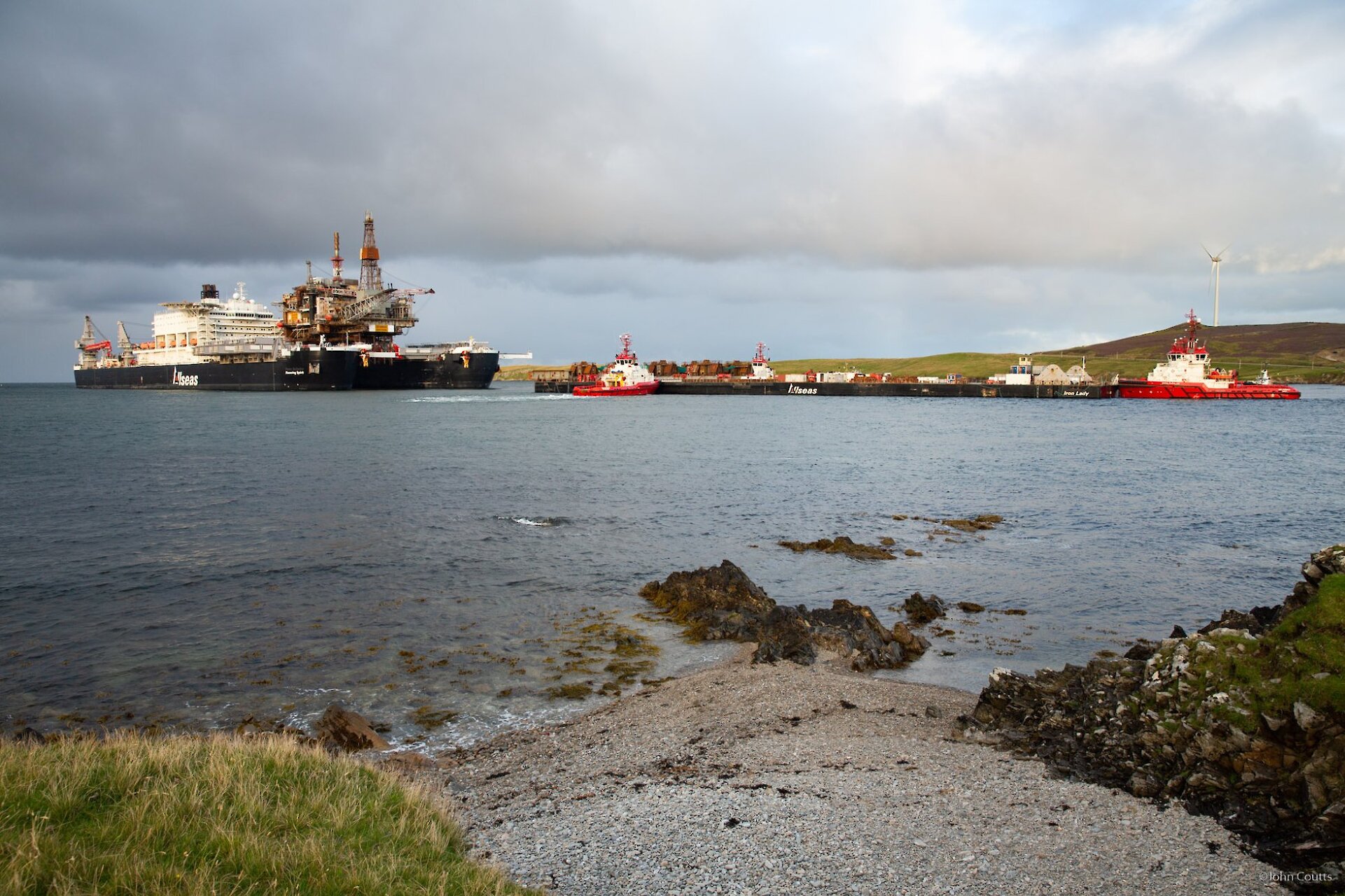 Pioneering Spirit lining up with the Iron Lady to transfer the platform